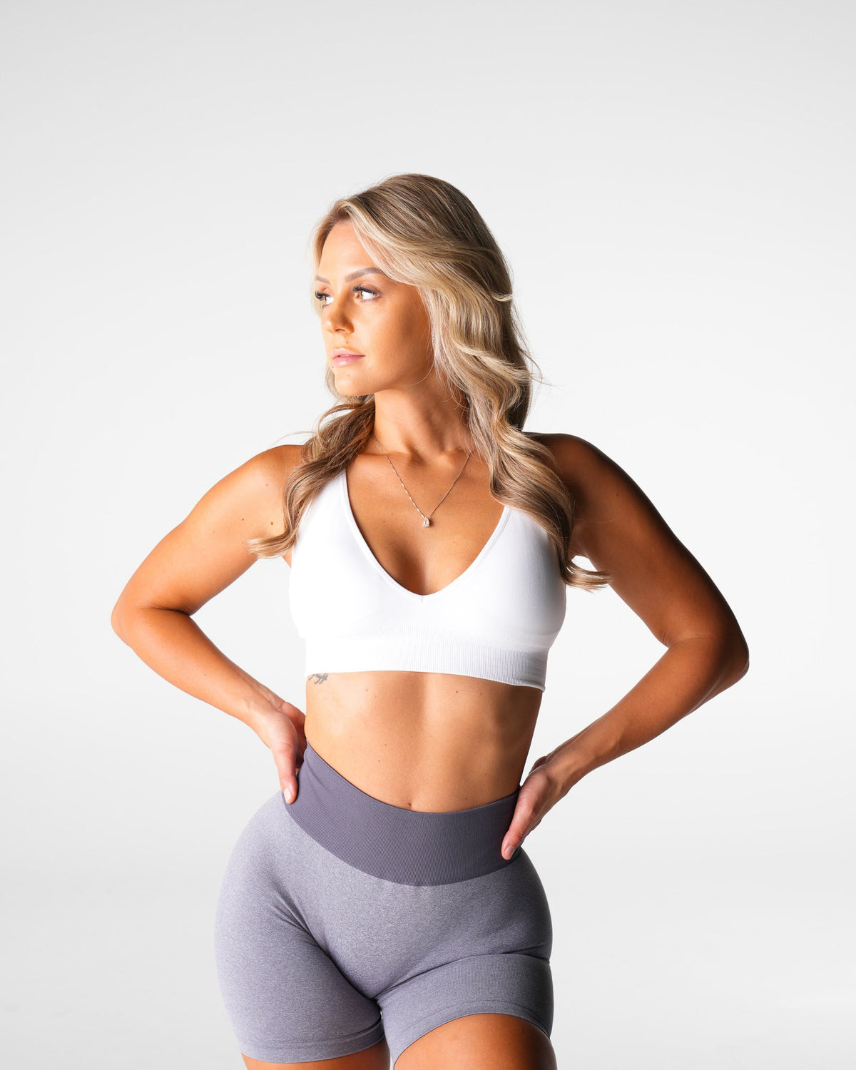 Women White Glow Up Seamless Bra | NVGTN