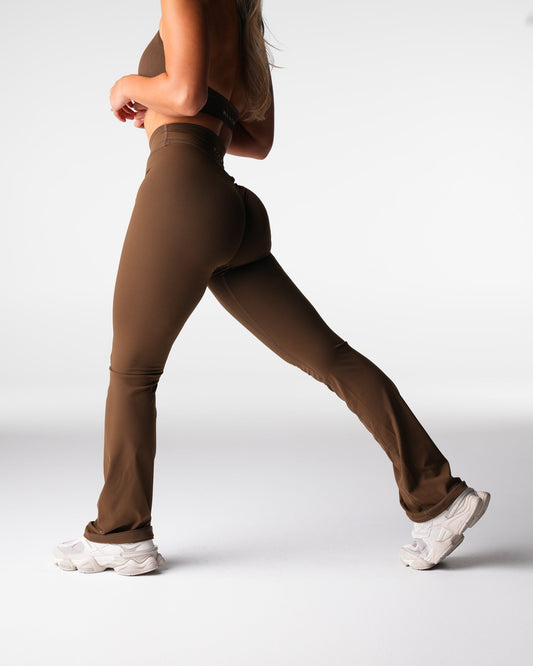 Women Elm Effortless Flare Leggings | NVGTN