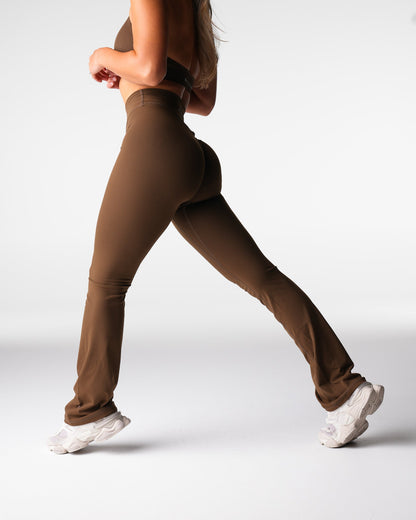 Women Elm Effortless Flare Leggings | NVGTN