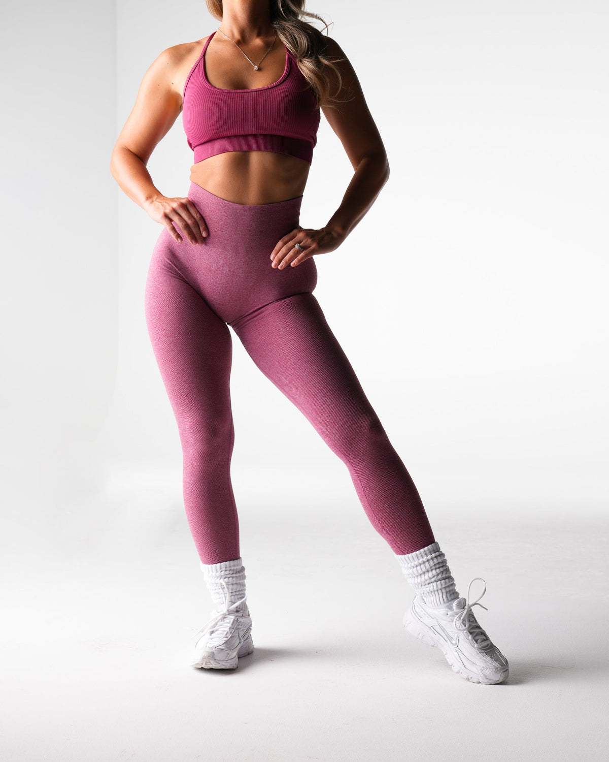 Women Maroon Lift Seamless Leggings | NVGTN