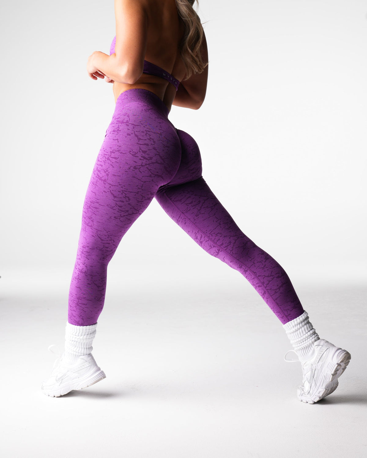 Women Ultraviolet Breakthrough Seamless Leggings | NVGTN