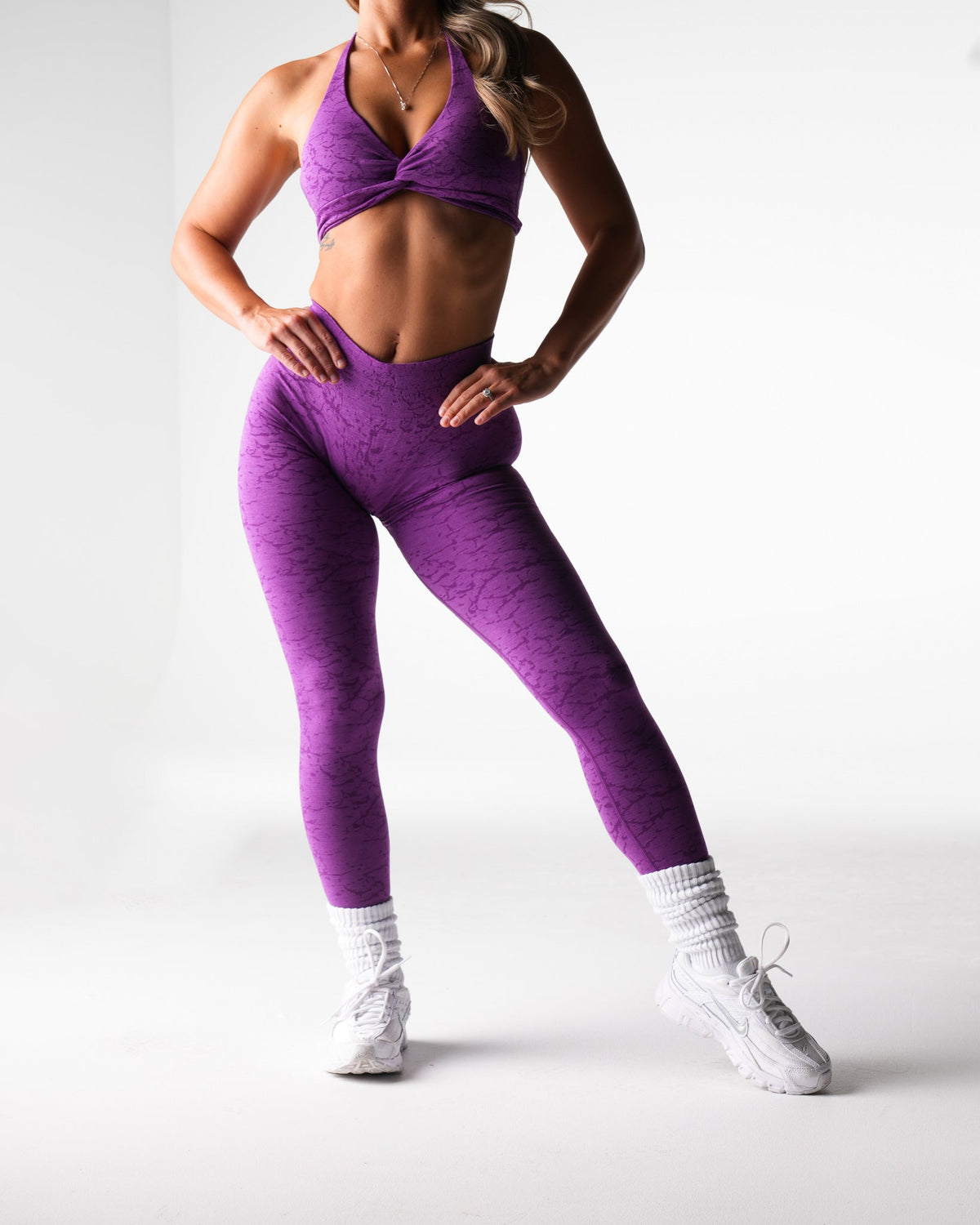 Women Ultraviolet Breakthrough Seamless Leggings | NVGTN