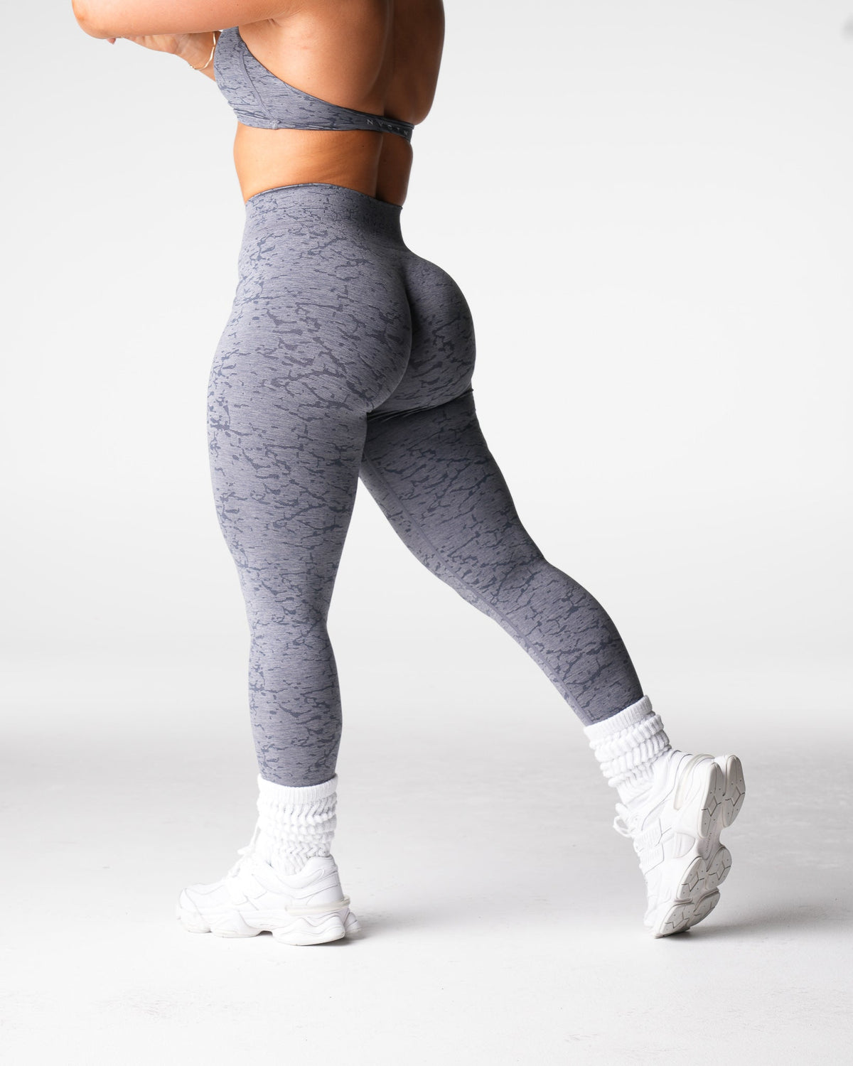 Women Grey Breakthrough Seamless Leggings | NVGTN